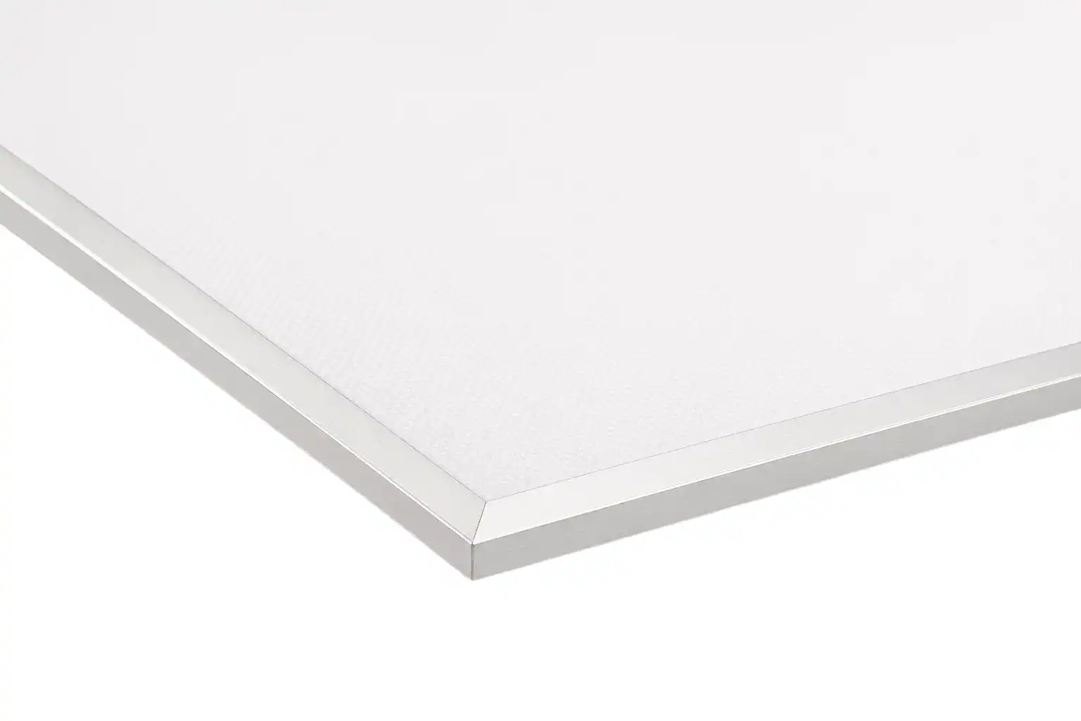 LED čipy SMD panelu Q-L40 — CRI >82, účinnost 85lm/W, životnost 50 000h